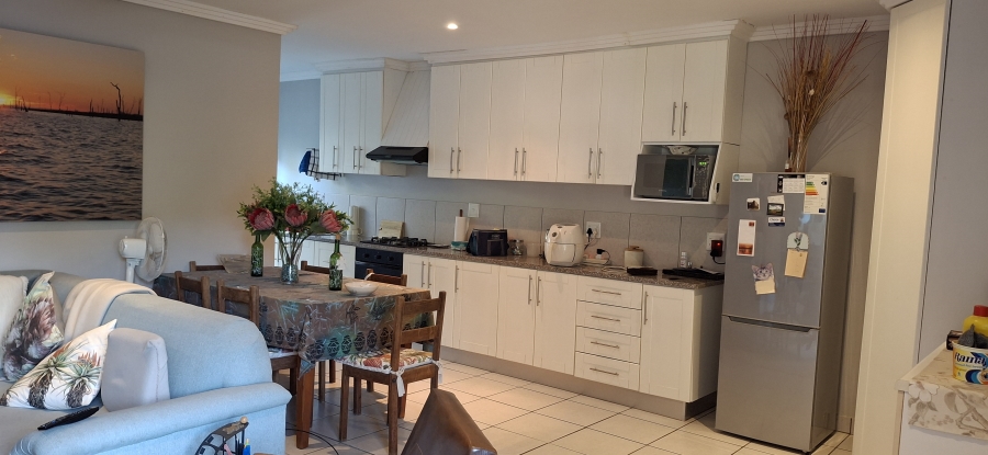 To Let 3 Bedroom Property for Rent in Cambridge Eastern Cape